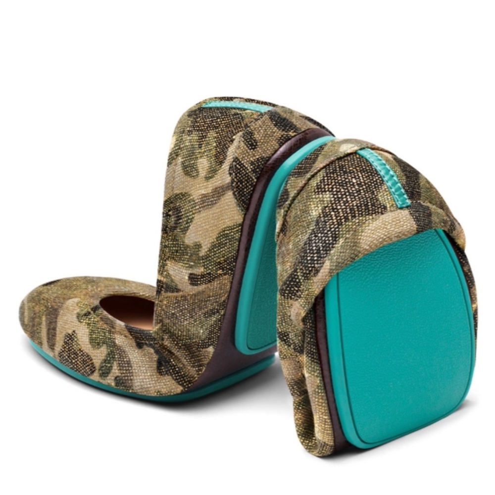 Excellent condition Tieks camouflage flats women’s size 7.